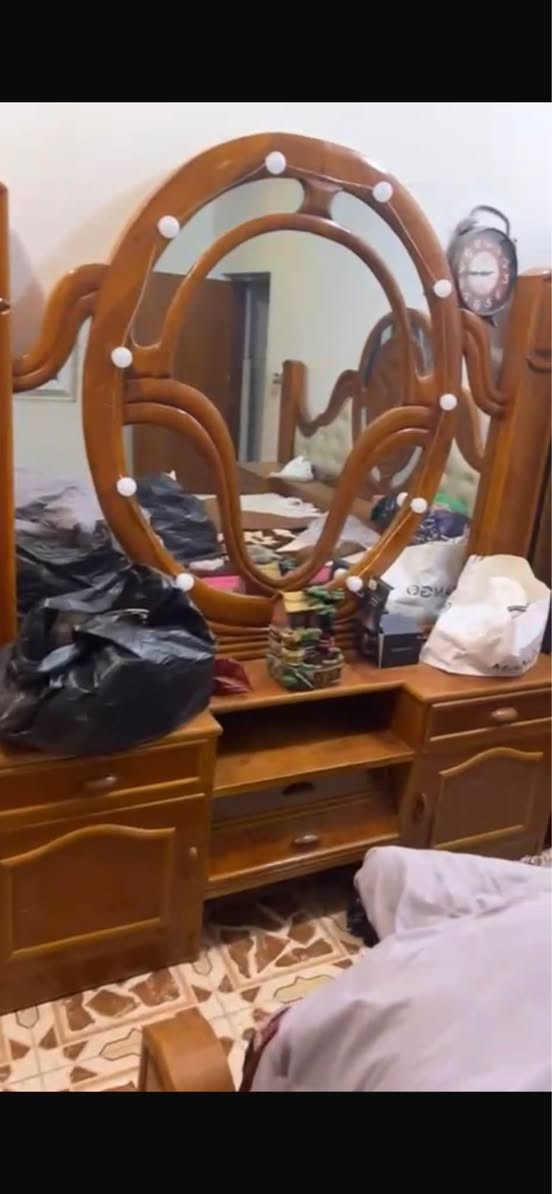 غرفه أخشاب صاج في البصرة 
سعر 900 وبيها مجال 
***********
