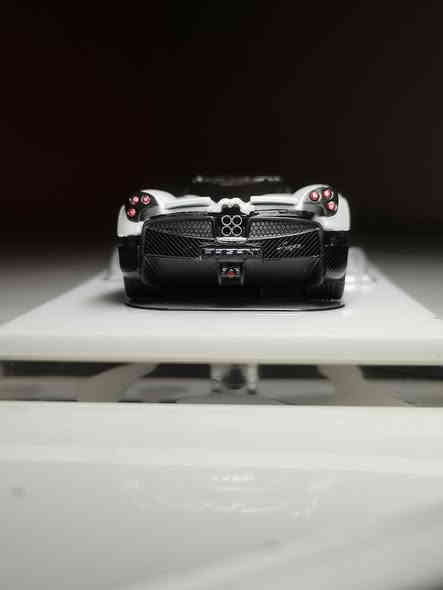 Bagani Huayra
1:64
By HKM PREMIUM 
*********** 📲
ملاحظة 🚫 ⛔ 
ذمة بركبتة الي ياخذ الصور انكسر ضهري 😭 
#tsar_store #diecast #bagani #huayra #luctury #عالم_المصغرات_والمجسمات #مصغرات #نماذج_مصغرة
