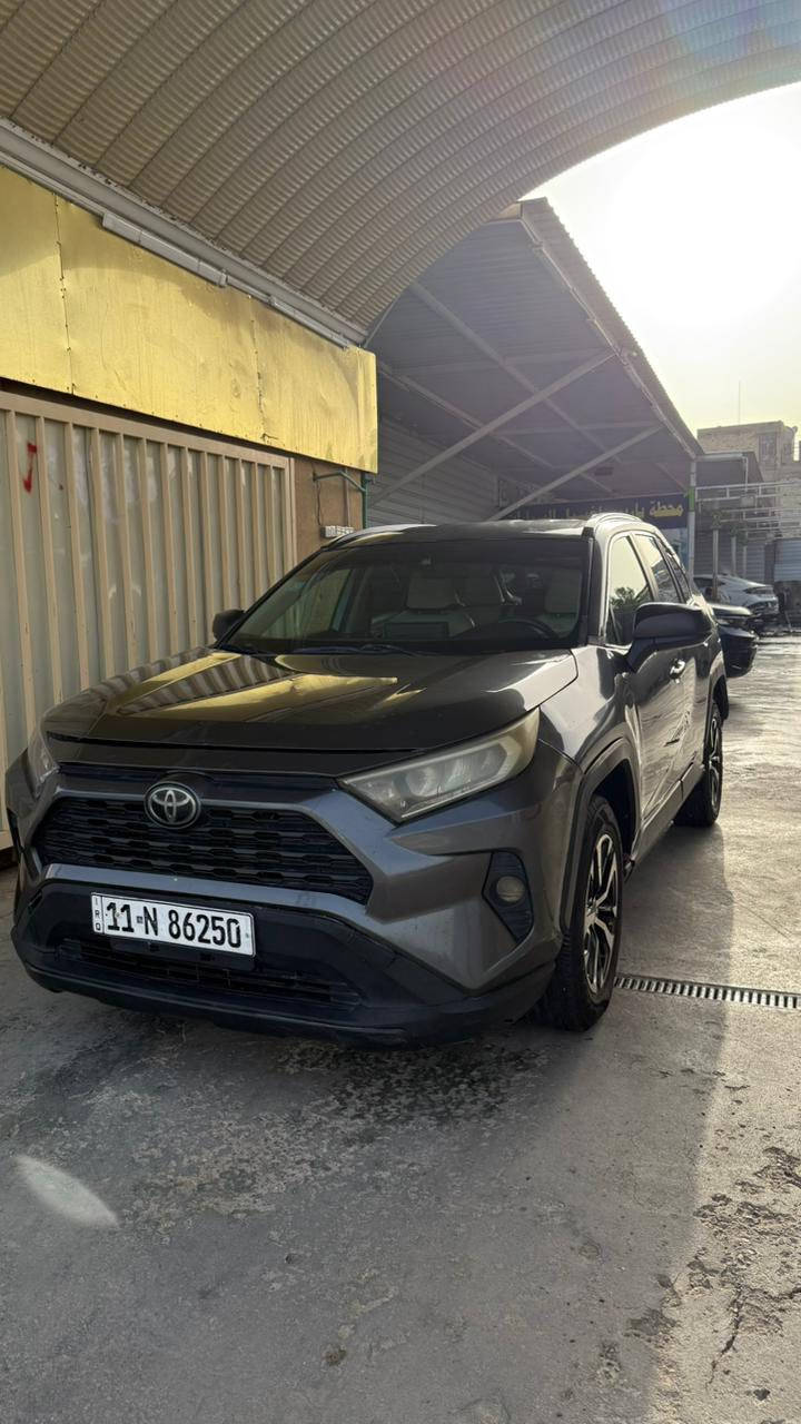 السلام عليكم
تيوتا راف فور 2019 le
رقم بغداد 
حادث موضح فقط الجاملغ الامامي 
بالعراق صار ربع الجاملغ الخلفي 
السياره بيه باردات 
كير ومكينه مكفولات 
مكاني كربلاء
السعر 178 ورقه 
للاستفسار ***********
