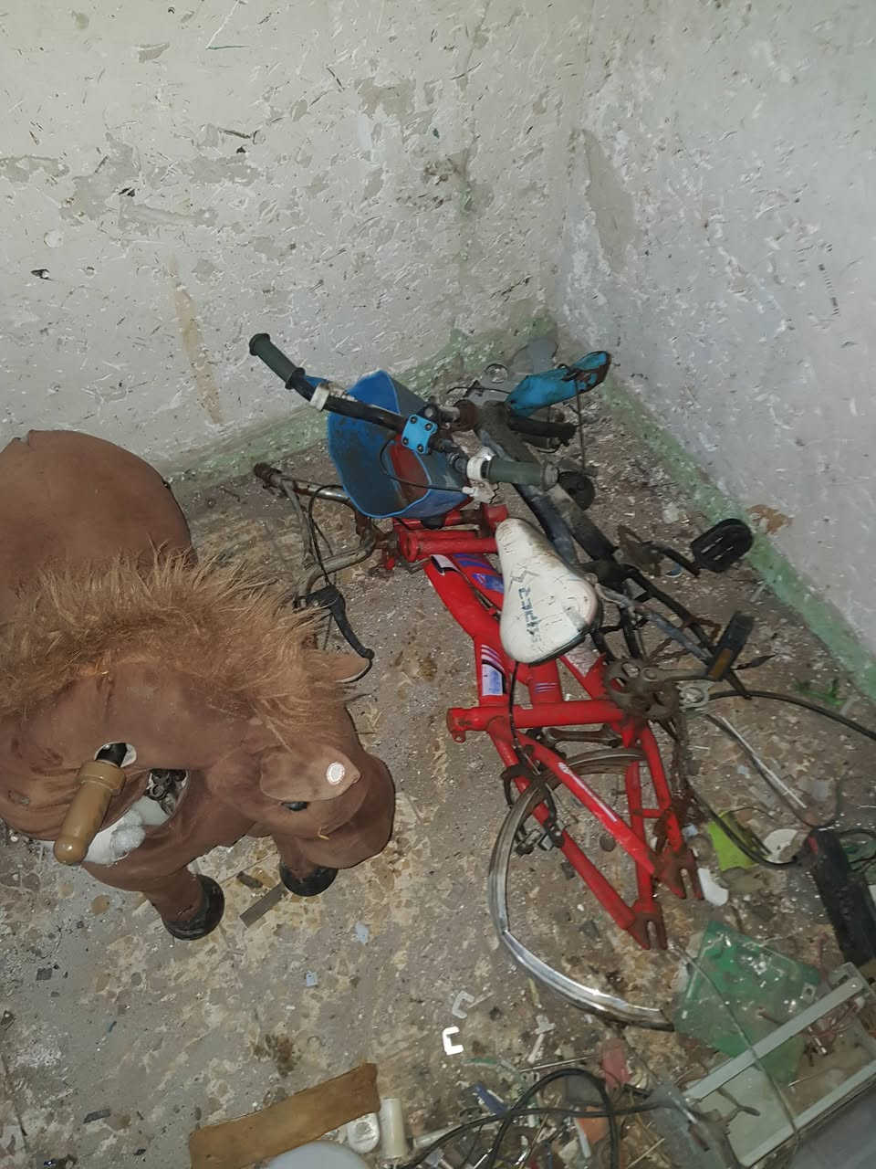 بيسكلات وسيارات للبيع مكاني بغداد وتساب ***********
