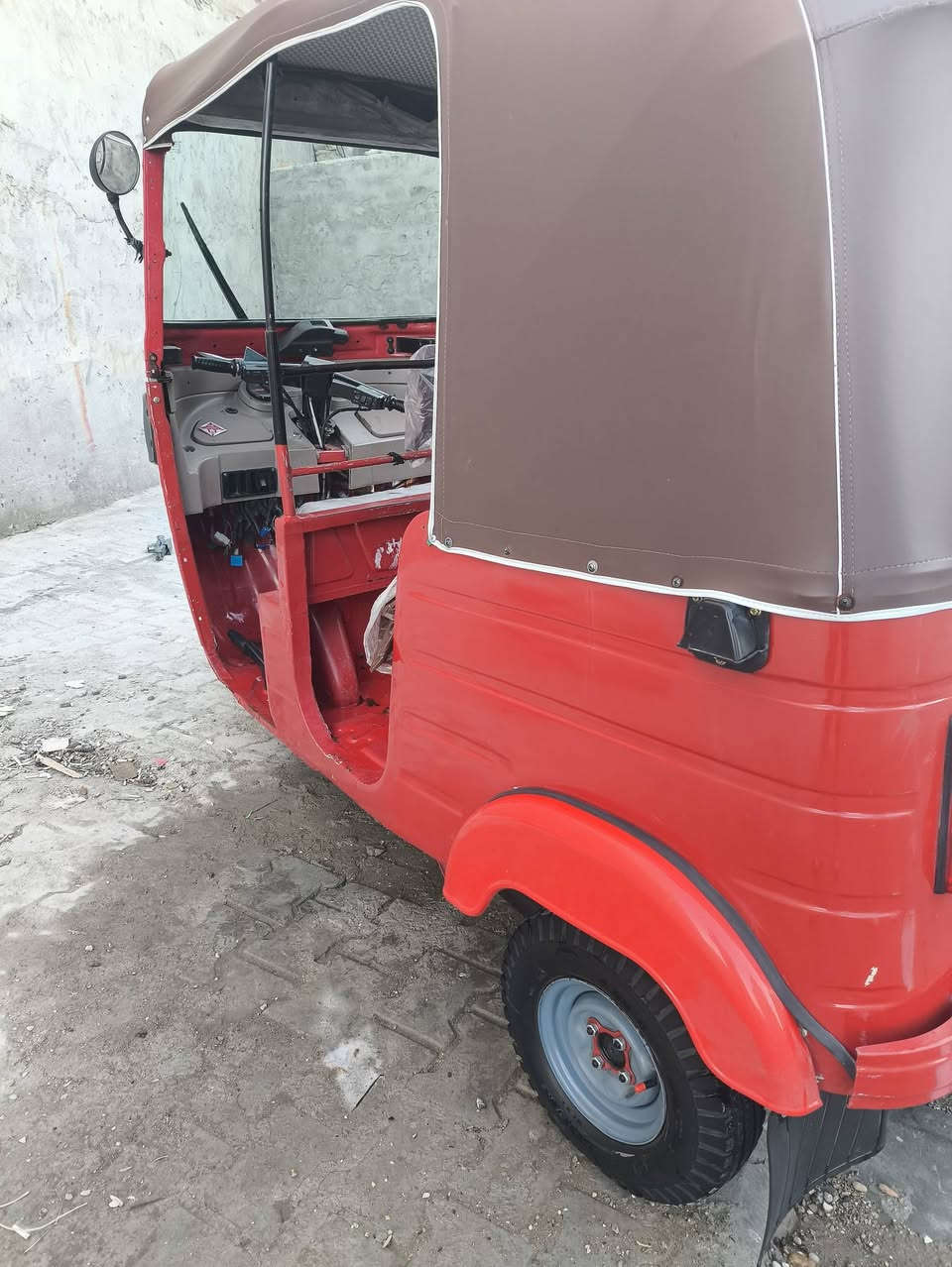 سلام عليكم
تكتك 2019شهر 10 رقم وسنويه سعره سته مليون 
رقمي ***********
