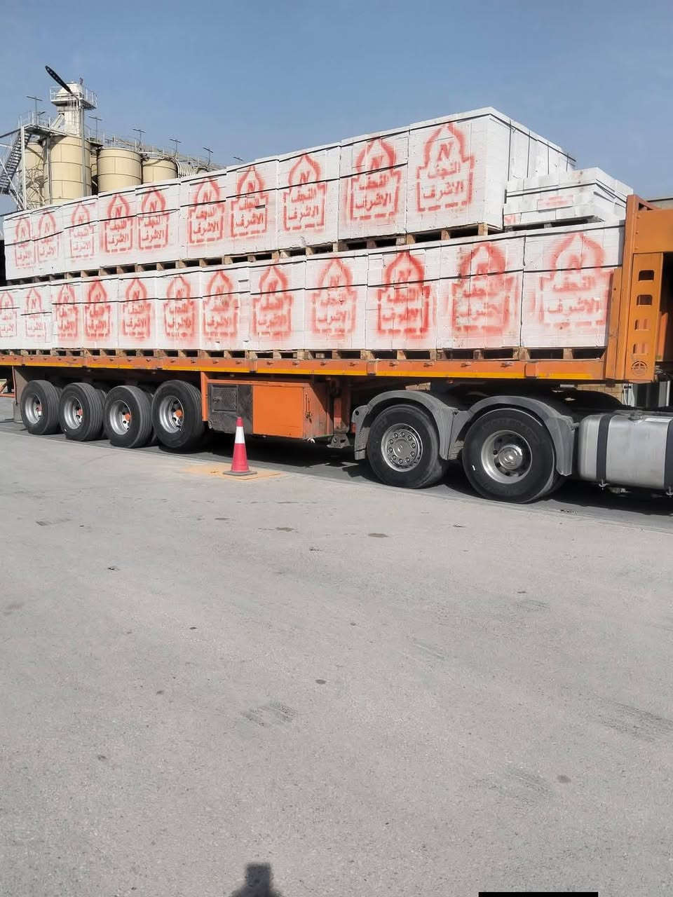 يعلن معمل ثرمستون النجف تخفيض سعار  جمله   لكافة محافظات العراق  ***********
***********      
18×24×60/عدد الكبسه 56قطعه ⬅️يبني 8متر طول بأرتفاع /1متر
20×20×60عدد الكبسه 60قطعه ⬅️يبني 7متر وربع طول برتفاع /1متر
15×20×60⬅️عدد الكبسه /80/قطعه يبني 9متر ونص طول برتفاع /1متر

قياسات طابوق العگاده والتغليف
12×24×60⬅️/عدد الكبسه /84طابوقه تعگد /12متر مربع
10×20×60/⬅️عدد الكبسه 100طابوقه +10طابوقه قياس 20حمايه تعگد 13متر
لاتصال على لارقام
***********
***********
