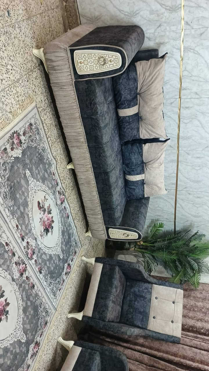 تخم 7 مقعد💺 اخو جديد اي ضرر مابي خشب ثكيل كلش قوي وثكيل سعر ,,215,, بي مجال مكان لبياع *********** يوجد واتساب
