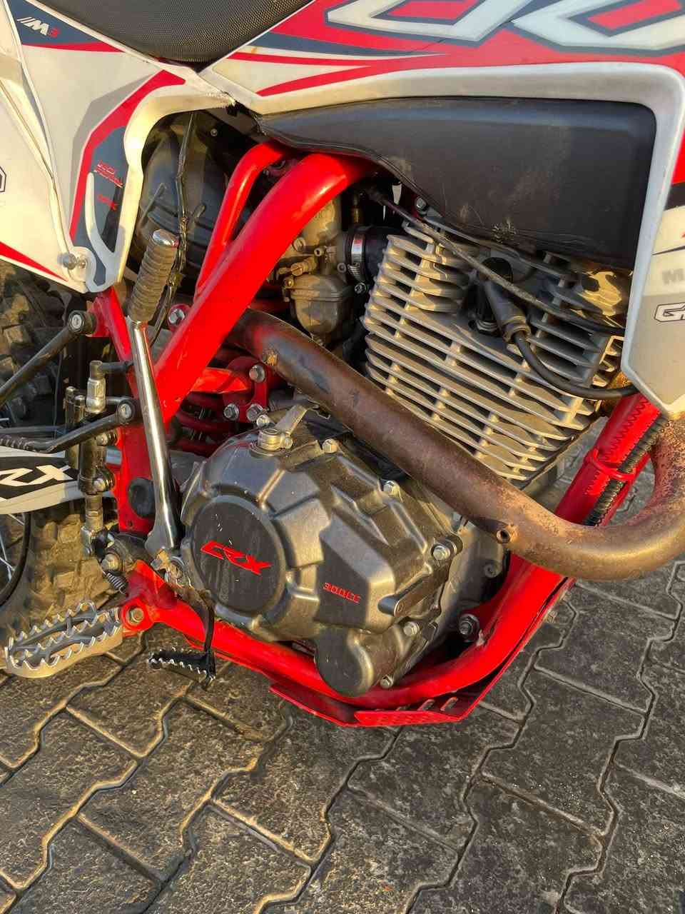السلام عليكم دراجه قفاز CR-X موديل2025 للبيع دراجه محرك 300cc دراجه خير من الله مابيه كلشي استخدام شخصي مكاني بغدادرصافه الدراجه صالنصه  بلادي رياضي دراجه كلش نضيفه سعره مليون و٦٠٠وبيه مجال ***********
