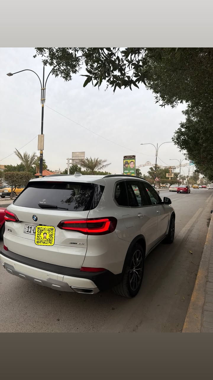 سلام عليكم BMWموديل 2022 X5 40i
فول مواصفات داخل ابيض بلاد 
بنوراما روز 
داتشو
بردات خلفيه
كير كرستال
الحادث بنيد فقط بدون ايرباك وبدون اي دواخل 
للاستفال ***********/***********
مكان السياره الكاظميه
