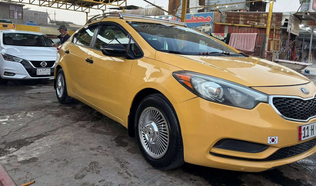 فورتي 15 ليبل واحد سيارة جاهزة من كلشي رقم دولي بغداد هزة جديدة سنويه 2031 سيارة دوشمه كاعيه وقماره جديده محرك كير مكفول حداديه تبريد تدفئة كلها مكفوله
سيارة  تخم تأير منظومه غاز يعني كبل للشغل مكانها ديالى شرط الفحص للاستفسار ***********. السعر 108بيها حك الجيه فقط
