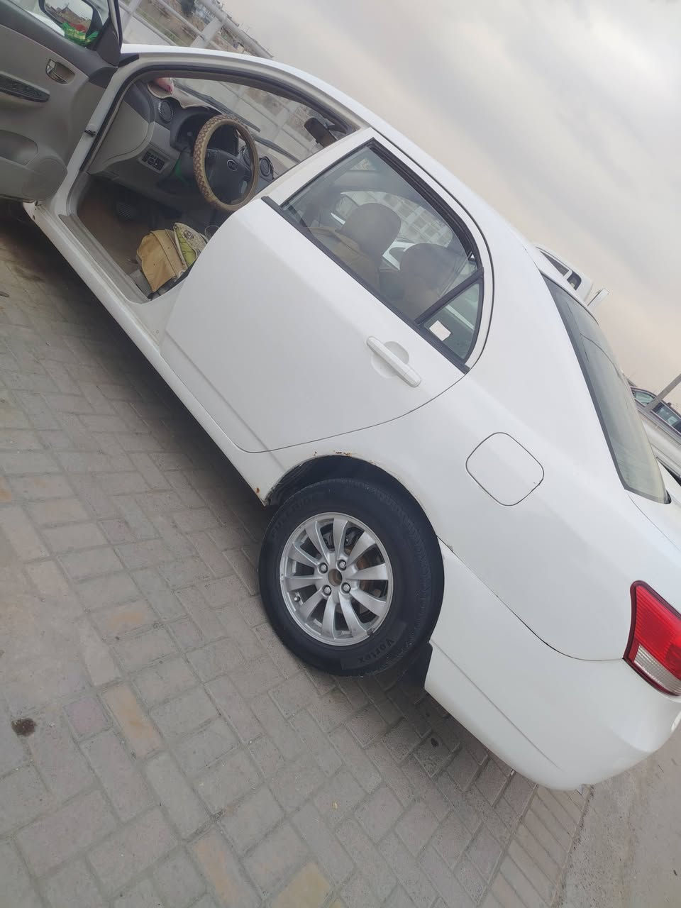 سلام عليكم بي وادي للبيع 2012سياره خير من الله مكينه حداديه كير نضيفه  شاشه كهربائيات كله شغال سياره بيه تلحيضات وبارد قليل سياره نضيفه رقم كربله بسمي تحويل ثاني يوم سعره 55وبيه مجال بسيط شراي يتصل مكاني حله ابو غرق ***********
