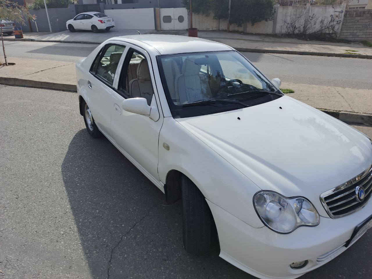 سلام عليكم 
 جيلي سي كي موديل 13
كصه قديمه 
محرك وكير شرط
سنويه ساقطة 
رقم الماني
استخدام (شخص واحد) من الشركه 
 تبريد ثلج كوبون بانزين ورقي بيها 
بيها صبغ سكف اثر عمليات عسكريه
وتكمه خياس مصلح 
 باقي السياره نظيفه خير من الله 
سعر46 قفل
***********
