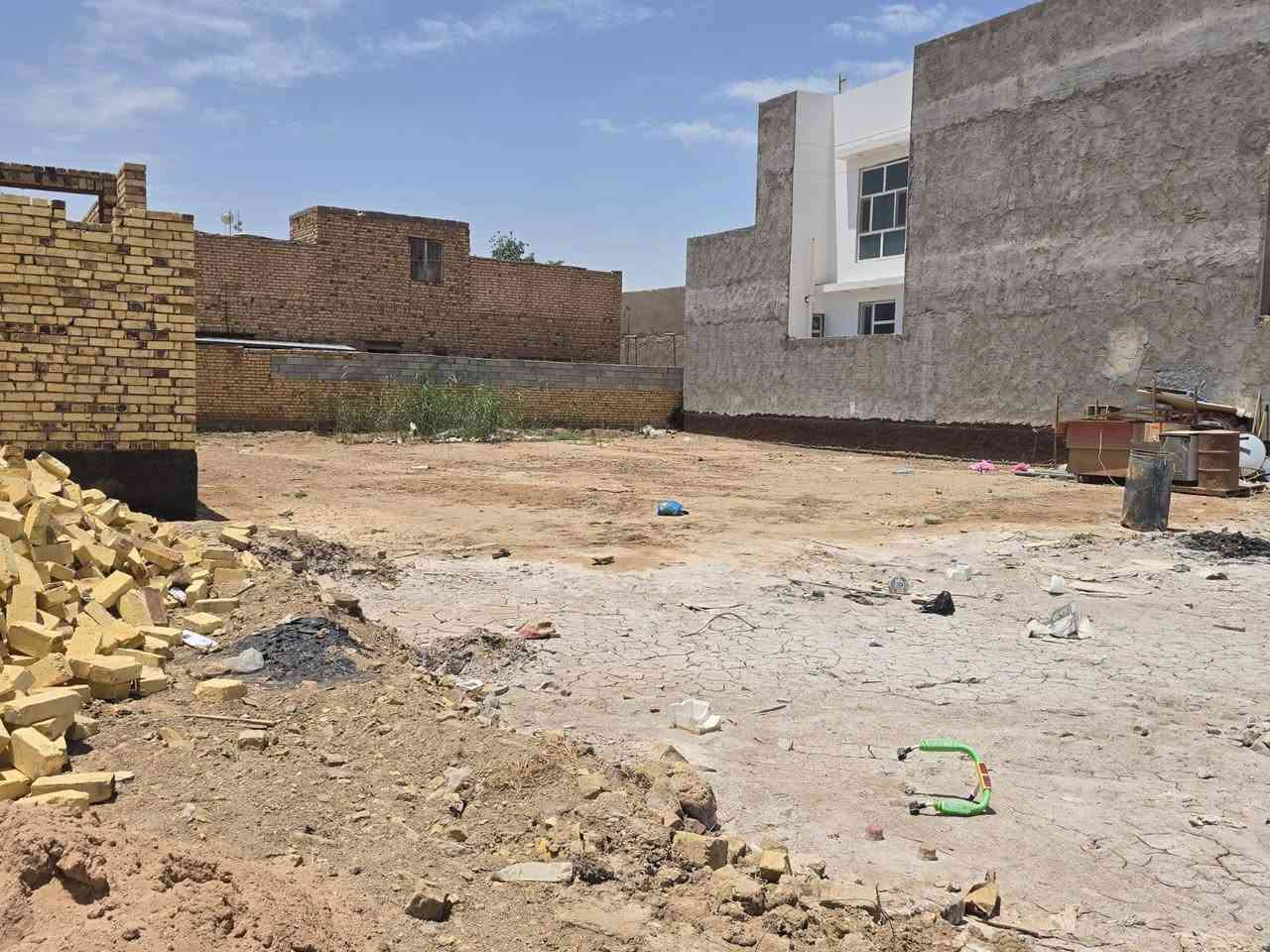 عرصه للبيع حي الحيكم 
المساحه 350 متر
للاستفسار مراسله الصفحه
او الاتصال
***********
***********
