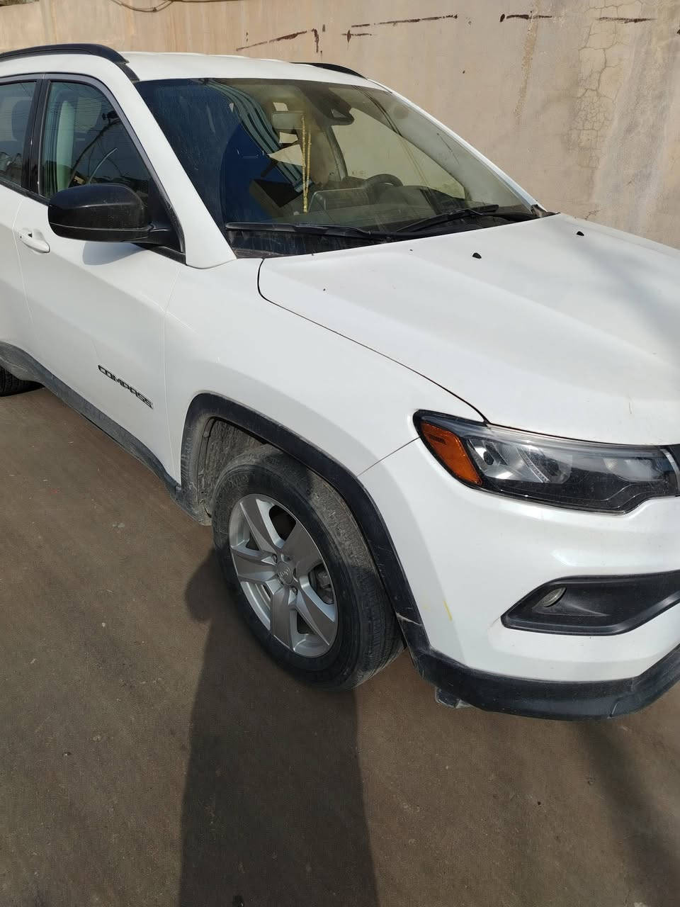 عندي جيب كمبارس موديل 2022رقم اربيل ضررها جاملغ خلفي مع باب خلفي اصلي مبدل حاليا متواجد بغداد الي يحب يشوفها حياه الله  ***********
