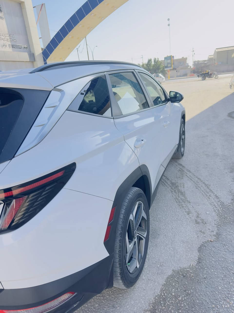 السلام عليكم
توسان امريكي رقم بابل بسمي السياره فول للخير 

بدون دواخل بدون ايرباك وبدون صبغ مبدلهن نفس 

الون صور الحدث موجوده ماشيه ١٨. داخل ابيض 

جنطه كهرباء سادبريك بصمه شحن لاسلكي 

كشن كهرباء وبعد اهوي مواصفات السعر 

٢٠٠ وبيه شويه مجال ***********
