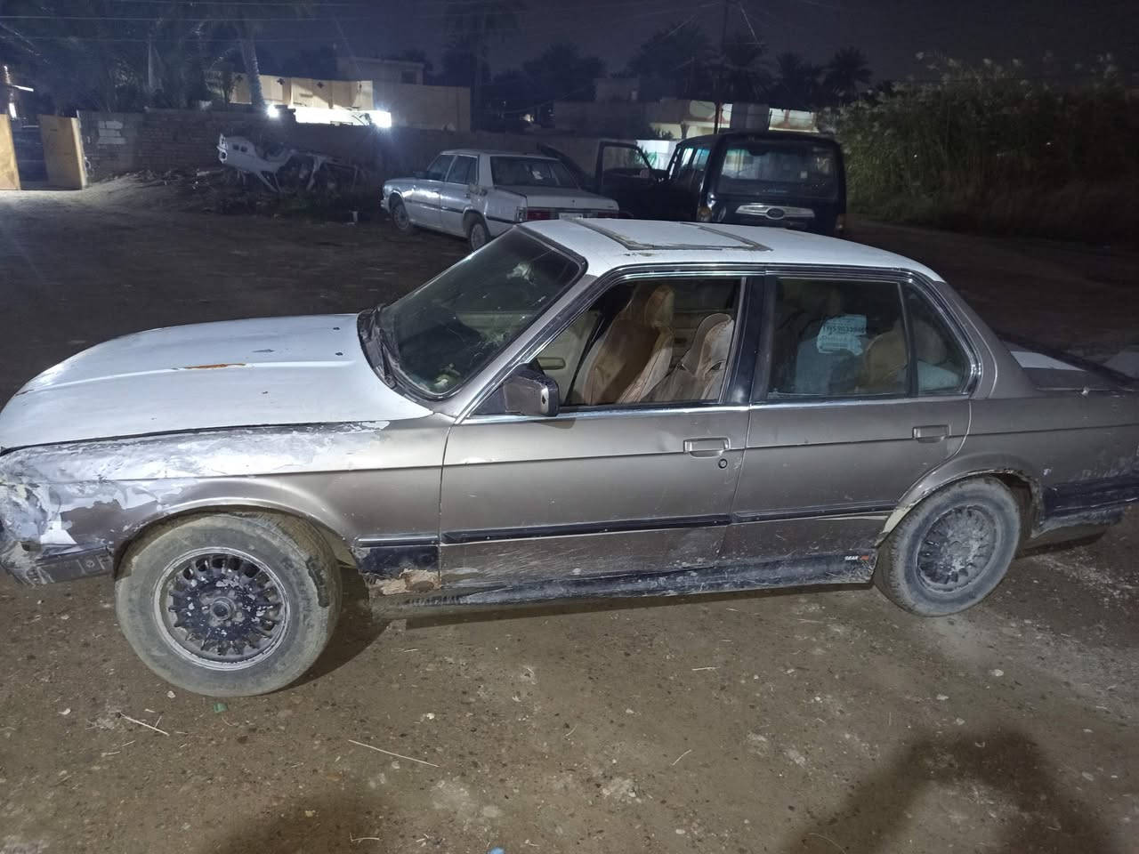 السلام عليكم 
من رخصت مدير الكروب 
للبيع بي ام زعره رقم بغداد مشروع وطني رقم الهاتف ***********
