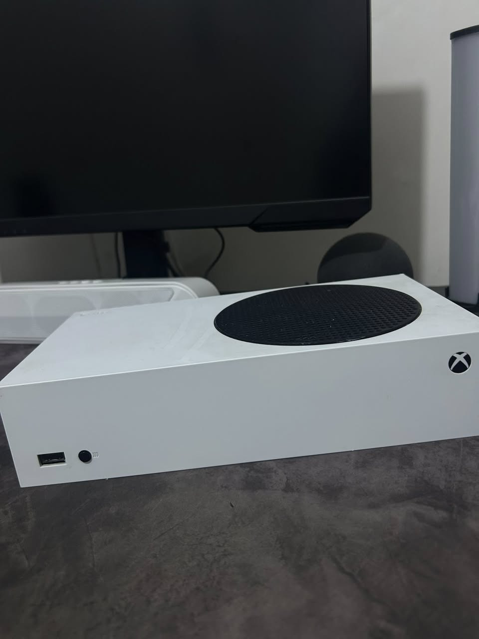 السلام عليكم اكس بوكس سيريس اس نظافه 100‎%‎ جهاز جديد مع كارتونة وملحقاته اللي تجي وي الجهاز وحساب بيه فيفا 25 و26 سعر 
320 الف قف قفل قفل رجاءا بدون عموله
مكاني الحله وموجود توصيل


**إذا كنت صاحب هذا الإعلان وتريد حذفه لأي سبب، رجاءا أرسل رسالة إلى الدعم الفني**