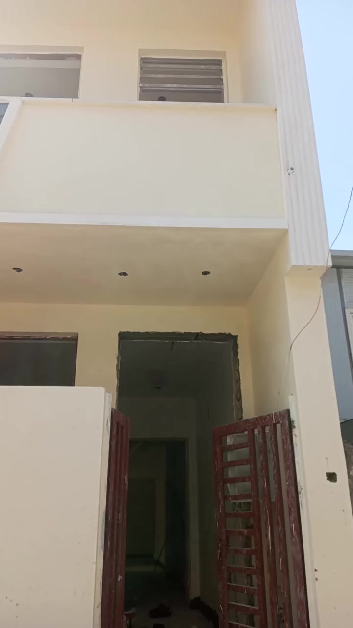 مشتمل جديد للايجار طابقين ثلاث غرف نوم مطبخ خدمات منور صاله سطح نتصل مكتب العقار حيدر الركابي ***********/***********
