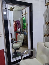 مراية حلاقه • مكاني زعفرانية