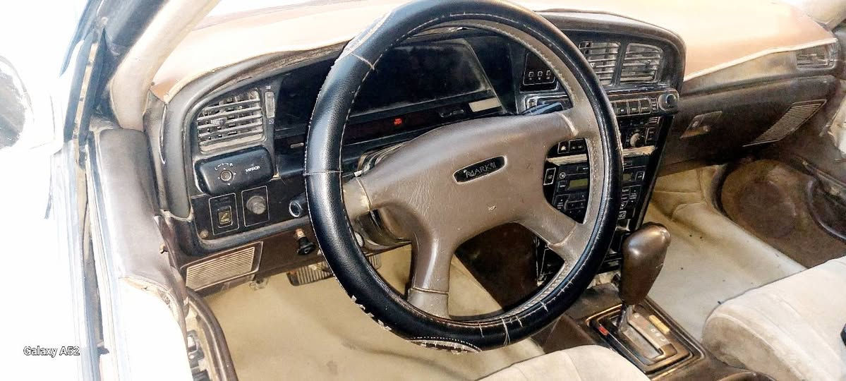 مارك عظم موديل 1990 رقم واسط انكليزي السياره باسمي سنويه لل2030 السياره كفاله  كص نقل جثه والعيب الشرعي السياره  لا ضربه   بيه خياس ومعمره مال جناي تحويل بنفس اليوم   كير محرك  حداديه 70% بيه نواقص بسيطه   السعر34وبيه مجال  فلوسك بالرقم بلاش 
ذي قار/ قضاء الفجر 
***********
