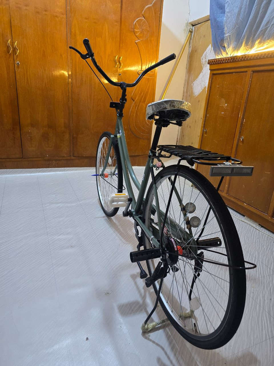 السلام عليكم بايسكل للبيع حرفين مديل 2020سعر 140وبي مجال مكان سماوه قضاء سوير رقم ***********
