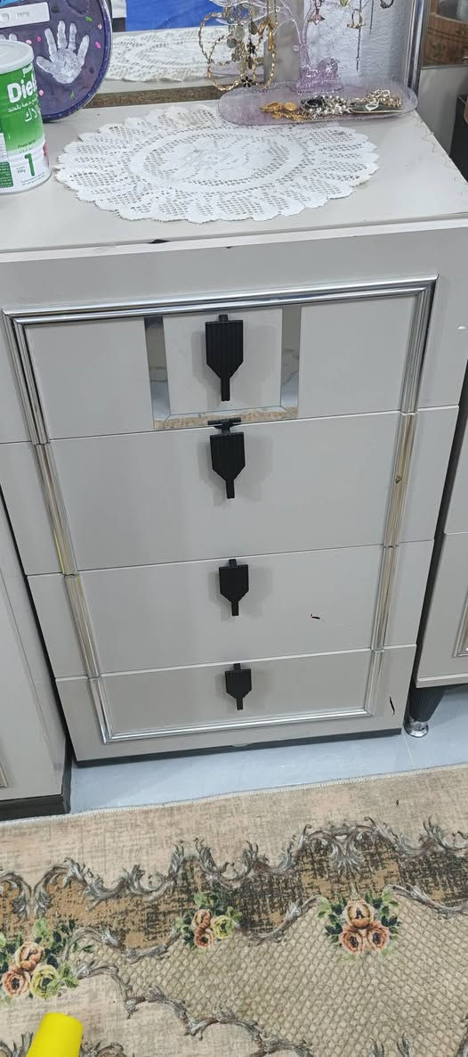 غرفه اخشاب للبيع او مراوس ***********
