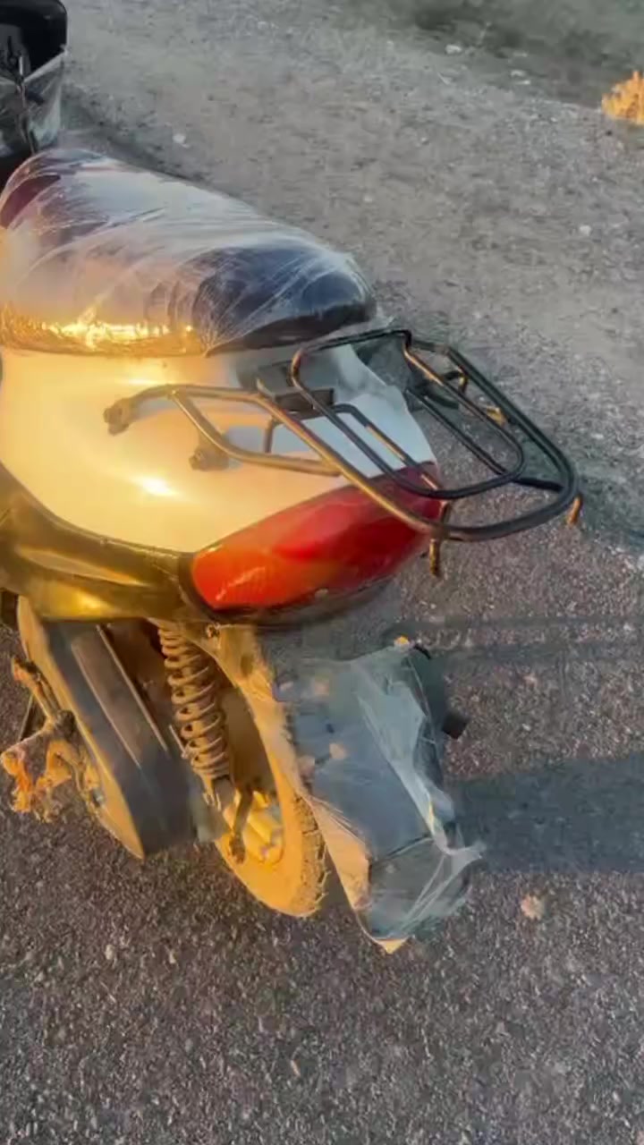 السلام عليكم 
دراجه بيجي للبيع 
السعر 300 وبيه مجال 
الرقم‏ ‪***********‬‏
