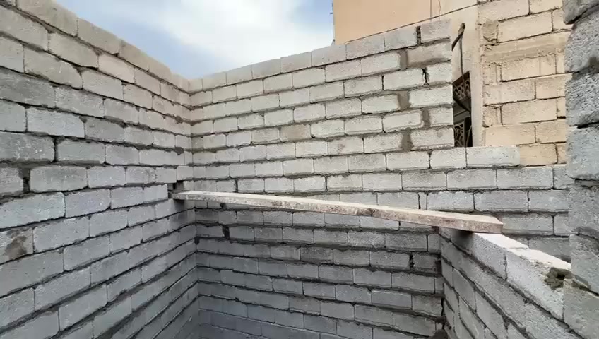 سلام عليكم خلفات بناء طابوك بلوك فرمسون متفرغ حاليا شغل درجة أولى ***********
