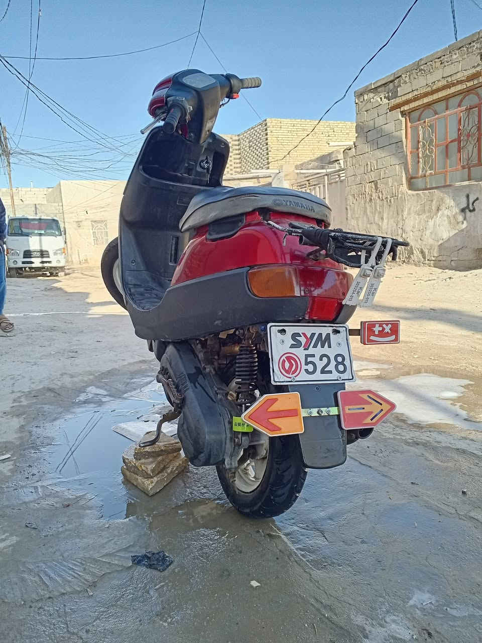 سلام عليكم دراجه بطه للبيع دراجه نضيفه مكينه مامفتوحه مكان نجف كوفه شارع المطار ***********
سعر 200وبيه مجال 
ملاحضه دراجه حاليا حربيه وغراضه موجوده
