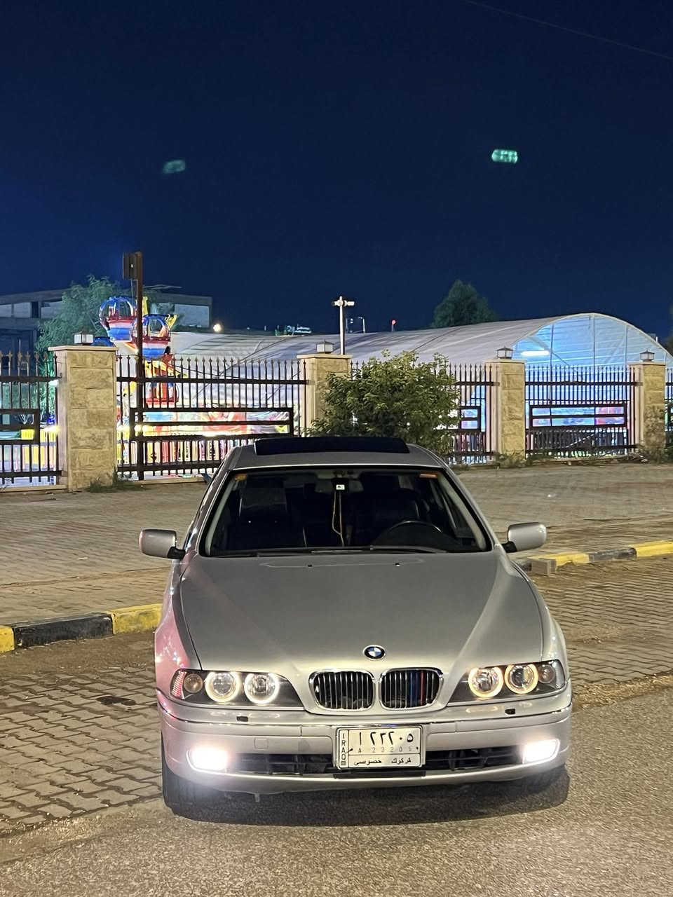 السلام عليكم ورحمة الله.    
للبيع سيارة: BMW E39 528i (صقر)
•الضرر: كفاله ( مصبوغه باليابان )
الرقم : كركوك مدفوع كمرك وضريبه واصل للرقم 

•المواصفات :
▪️السيارة: BMW E39 (صقر)
▪️الموديل: 1996
▪️المحرك: 3.0L ( سته سلندر)
▪️حجم الويل: ويل كب حجم17 مع طقم تايرات بحالة ممتازة
▪️لايتات زنون منضومه كامله عالي وناصي اصل مع حاجب LED مع كشافات دعامية
▪️بصمه 
▪️كشنات السيارة جلد اسود 
▪️تحكم فول كهرباء لكرسي السائق مع الراكب+تشغيل عن بعد
▪️شاشة الدشبول حجم كبير (ايباد) للتحكم بايعازات السيارة
▪️سستم صوت
▪️تحكم ستيرن جهتين بلوتوث وحاكية وكروس سرعة وتحكم صوت 
▪️نظام ABS مانع انزلاق
▪️السياره ما ناقصه برغي اشغل وتطلع ومعروفه مواصفات الBMW 
السعر المطلوب :80 ورقه مع المجال البسيط
 
الاتصال على: ***********

