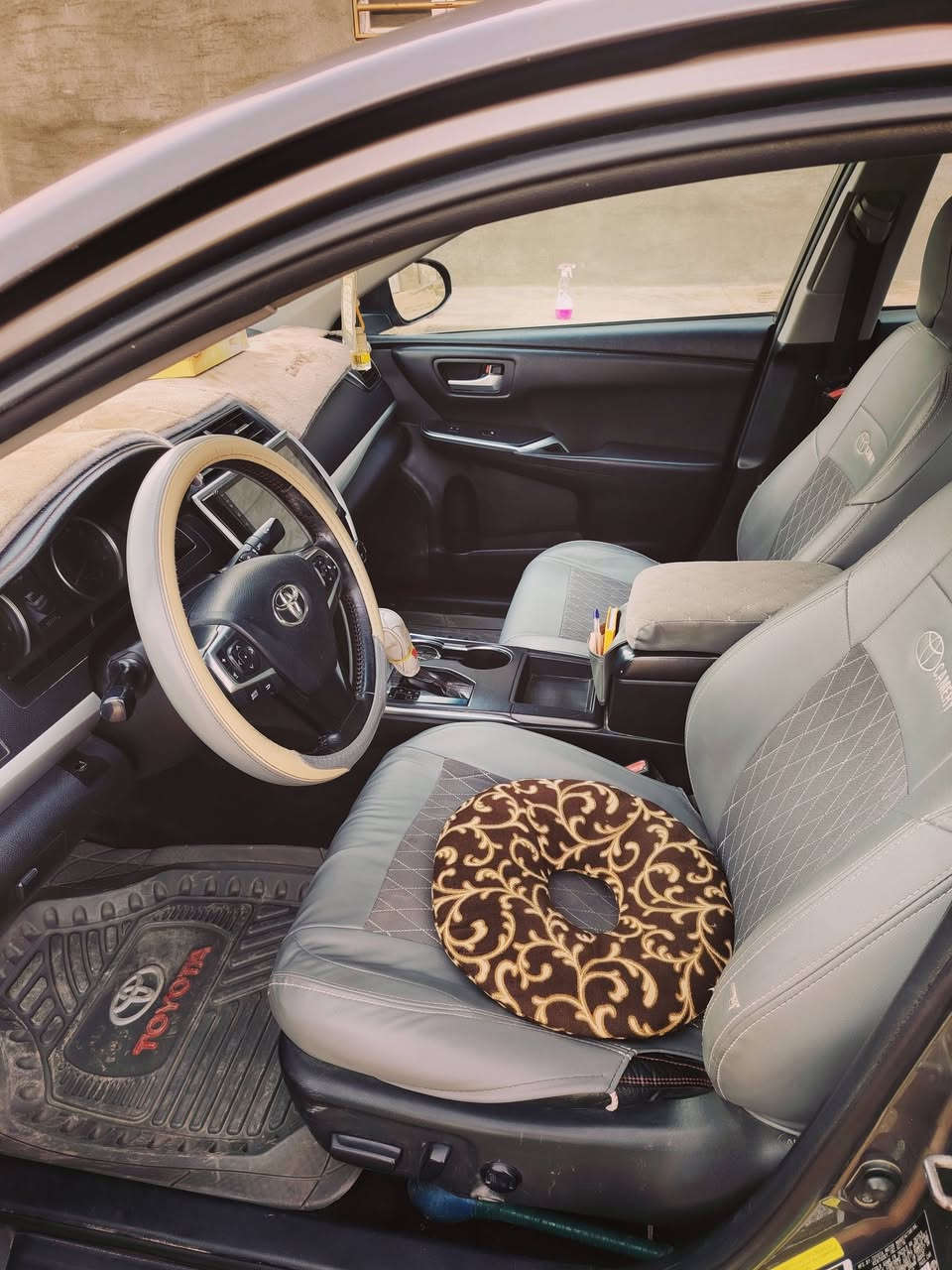 كامري ٢٠٠١٦ الون نفطي بسمي تريد تحويل تريد وكاله طخم تاير موجوده بل الانبار القائم السعر ١٤٥ ورقه أو ابيها مجال هاذه رقمي ***********
