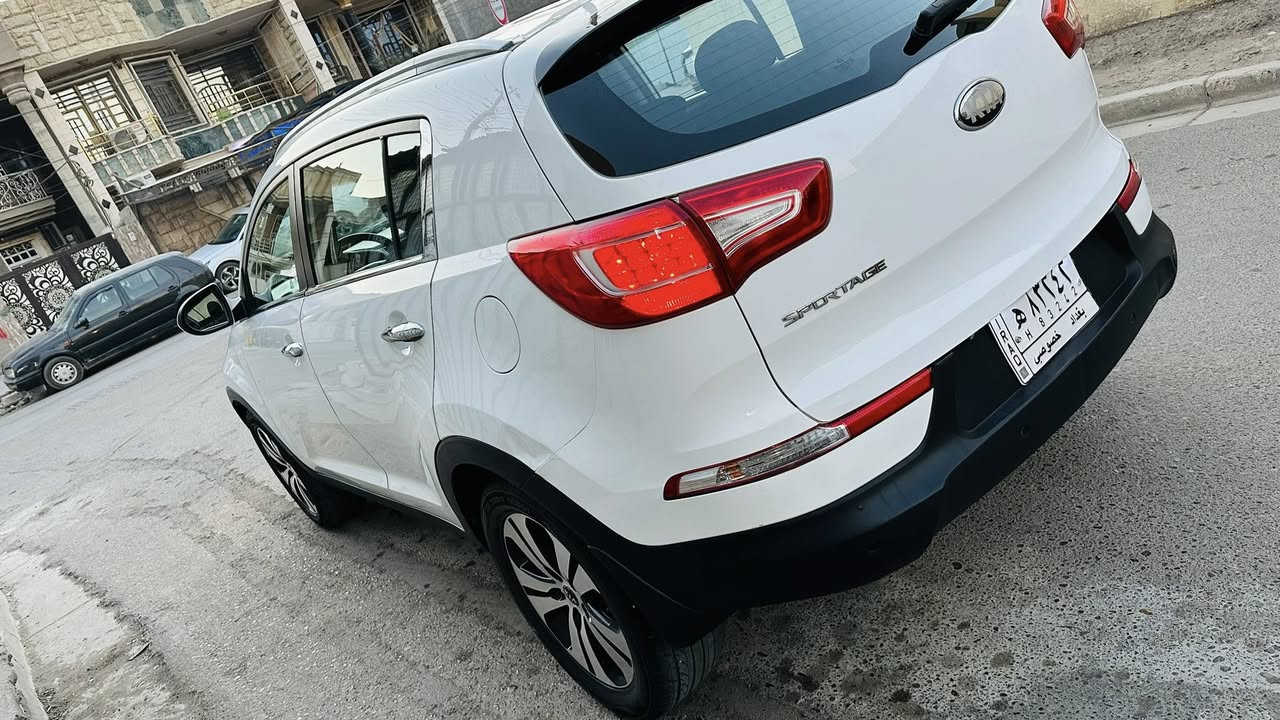 السلام عليكم
سبورتج 2014 خليجي ماشية 79 الف كيلو حقيقي تدك جرس محرك وكير على وضع الشركة مكفولة السيارة عدا الجاملغ الامامي بي بارد وصبغ ورصعة بالهلال الخلفي موضحة بالصور والسونار منشور 
جاهزة السيارة ولزكات الشركة بعدها بيها
رقم بغداد الجديد بأسمي السعر 148 وبيها مجال للاتصال ***********
