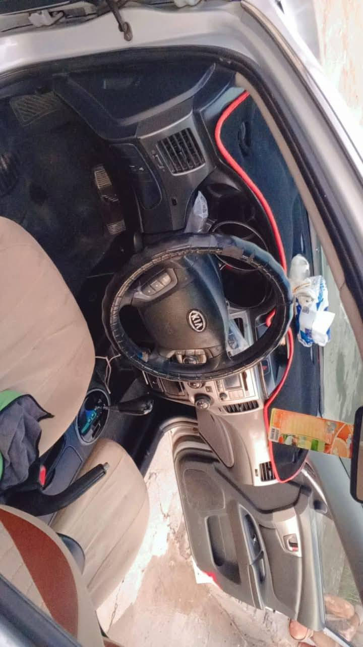 سلام عليكم سياره اوبتيما موديل 2010السياره مكفولات كير محرك شاصي السياره بس مصبوغه حزام الجماليه بدون ضربه او ضرر دواخل جديده رقم اربيل بسمي السياره مال جناي ما ضب عليه لو ربع غير بس البنيد جارد شويه مكان السياره الطيفيه الحصوه حي المثنى السعر 97وبي مجال الاستفسار *********** واتساب *********** ***********
