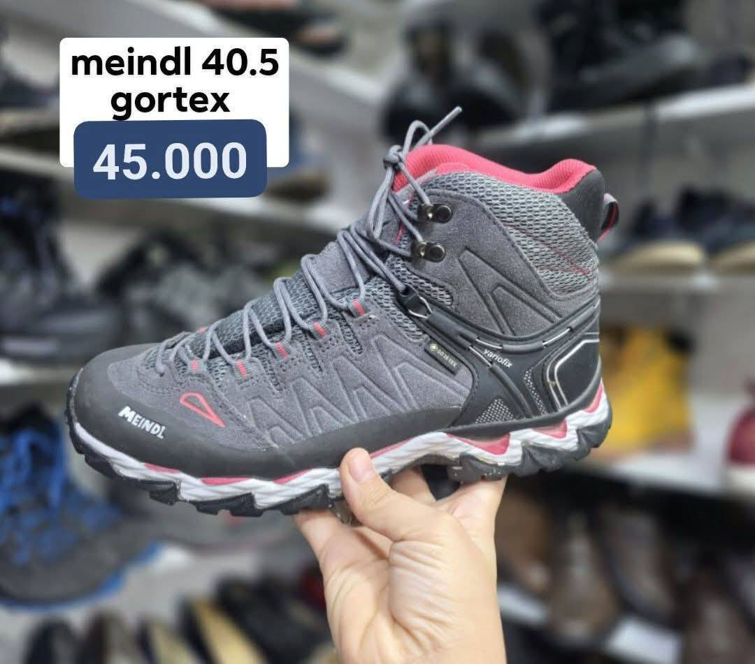 السلام علیکم 
اورجینال المانی 
بوتینات رجالي 
سعر بین 
٢٠.٠٠٠ الی ٤٥.٠٠٠ فقد
کلە ماركاتالعالمية
سليماني زركتة قديم يوجد توصيل للمحافظات 🚕 

*********** الرقم 

Viber & whatsup
