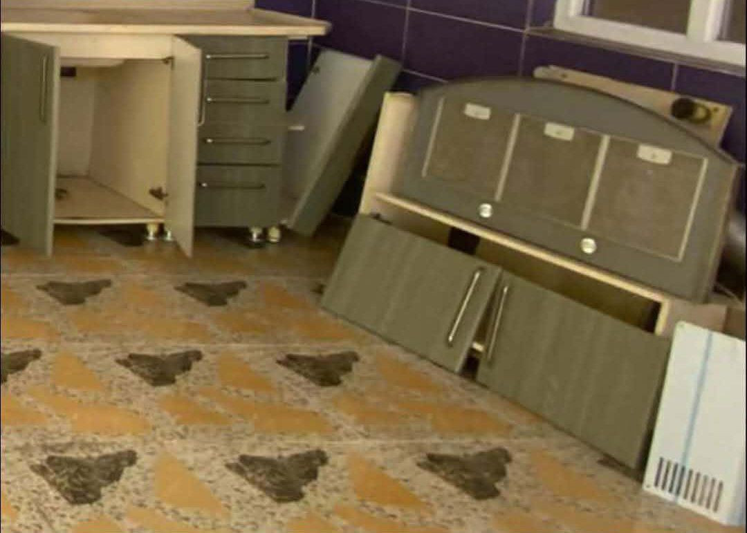 کاونتر خشب بالن پریس لون فستقی  نضیف وجدید بعدە  بها مکان مایکرو والفرن  ،7 امتار  وصطحە کلە  مرمر حجری اصلی  ویا الساحبە  
400 الف وبها شی مجال   اربیل  منطقە جهان عطریق کرکوک


**إذا كنت صاحب هذا الإعلان وتريد حذفه لأي سبب، رجاءا أرسل رسالة إلى الدعم الفني**