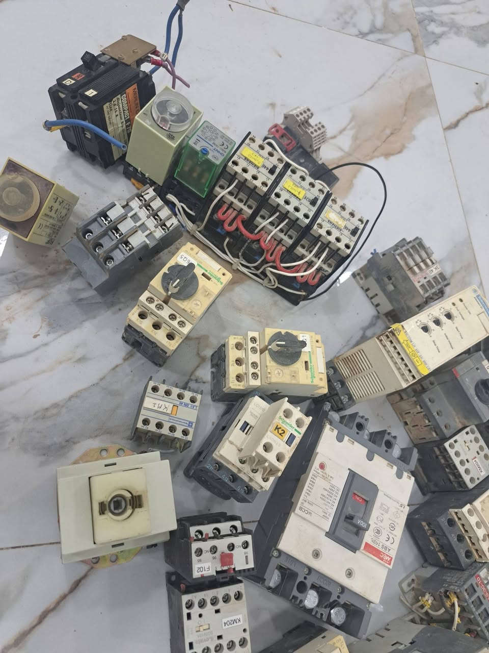 السلام عليكم للبيع شغالات ليدفع سعر زين يشوف خيرهن


**إذا كنت صاحب هذا الإعلان وتريد حذفه لأي سبب، رجاءا أرسل رسالة إلى الدعم الفني**