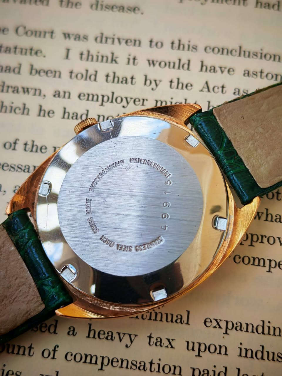 لهواه اقتناء النوادر ساعه يد تذكاريه تعمل بنظام الملو اليدوى صناعه سويسرى ظرف مذهب استيك جلد طبيعي


**إذا كنت صاحب هذا الإعلان وتريد حذفه لأي سبب، رجاءا أرسل رسالة إلى الدعم الفني**