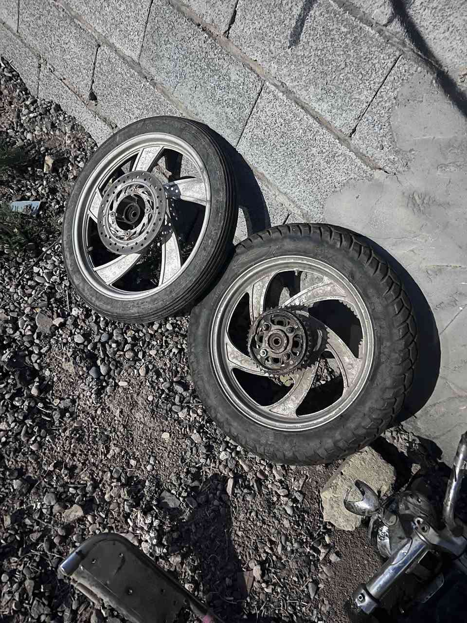 السلام عليكم دارجه جني مفصخه عوزه بس شد أبيعه كامله ولي يرد غراض منه اهم ابيعله
***********
