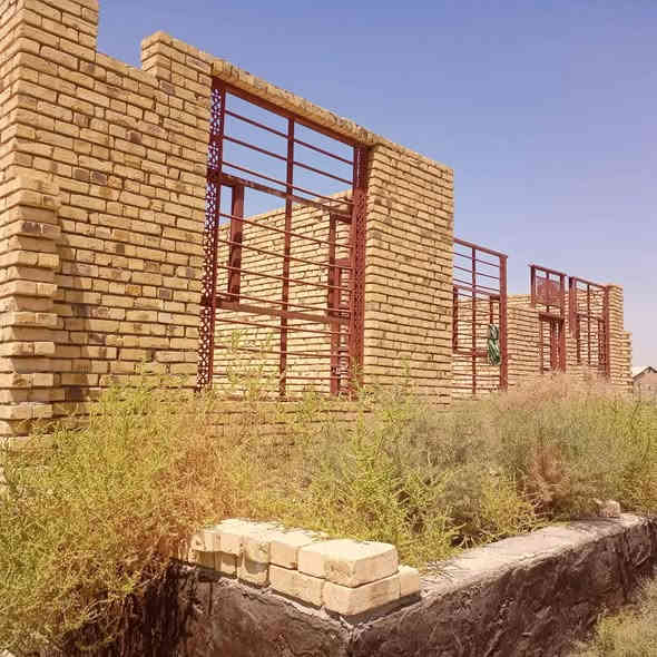 السلام عليكم دار هيكل غير مسقف مكان مميز جدا 
طابو زراعي سند 25 
بإسم صاحب الدار
العنوان /بابل المدحتيه العلاك خلف بانزين خانه العلاك
المساحة/٢٥٠
الواجهه /١٣/٥٠
النزال/١٧/٧٠
نوع البناء //طابوق درجه اولا
بوكس +بتلو +رباط
السعر/ 46وبيه مجال 
تفاصيل البيت غرفة نوم 2
استقبال +صاله +مطبخ +صحيات داخليه و خارجيه
خدمات كامله من ماء وكهرباء ومجاري خارجيه+تبليط قريب جداً 
للاستفسار
مراجعة مكتب دلالية وائل الهندي شارع 60 قرب سلوان ابو الكاشي مقابيل فرع علي قماره 
*********** وائل الهندي 
***********ابو علي
