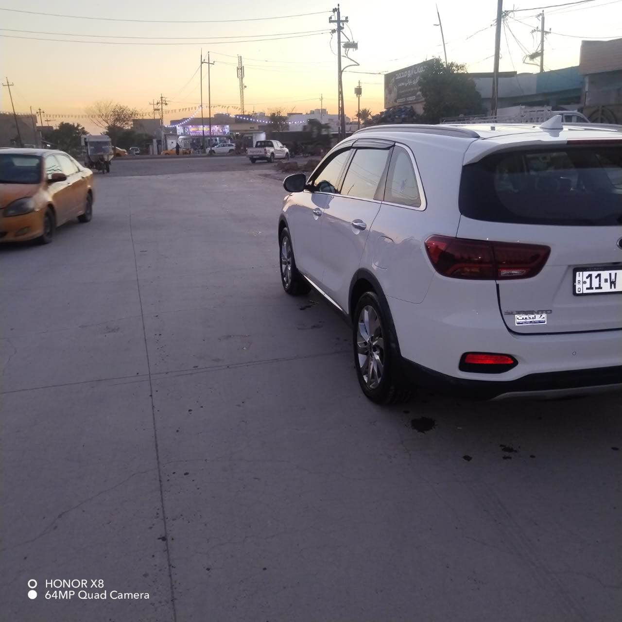 السلام عليكم كيا سورنتو اكلين بدون ضرر بيها بارد قليل باب خلف السايق  موديل 20 السياره 6 سلندر سبعه راكب السياره فول موصفات ماعدا الفتحه السونار مرفق مع الصور رقم بغداد دولي العنوان كركوك تحويل مباشر السعر 265 اي استفسار هذا رقم  ‏***********‏ كركوك, العراق
