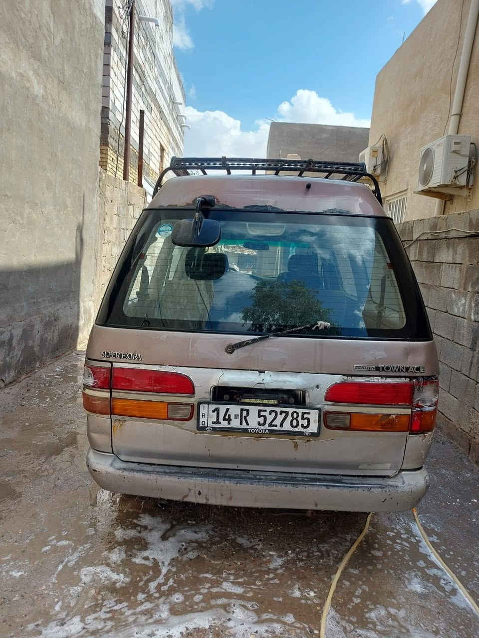 تيوتا فاره للبيع رقم بصره الدولي الجديد خصوصي  محرك ثري واي شرط
موديل 92 السعر 28 وبيه مجال مكاني البصره التنومه للتواصل ***********
