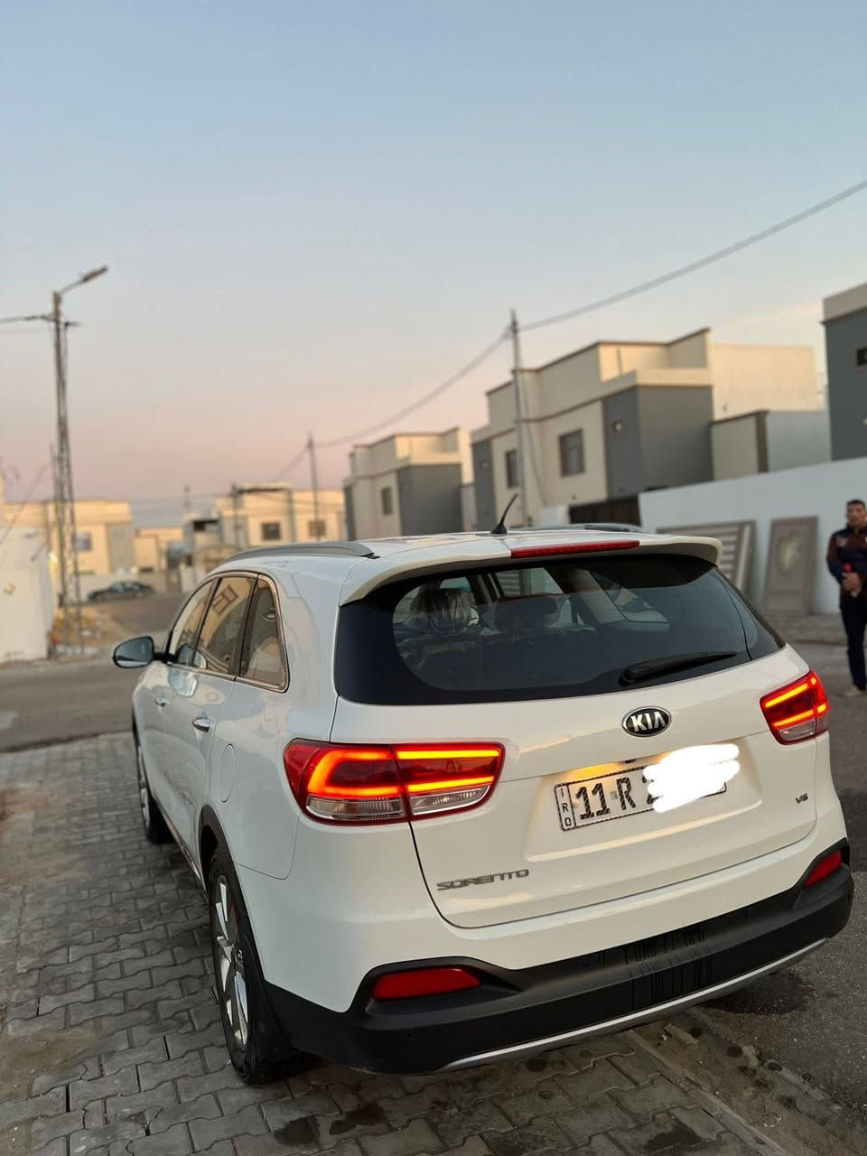 سورنتو 🚙.
‏‎سلام عليكم 
 للبيع فقط  سورنتو ٧ راكب 
#موديل 2016
#وارد خليجي
#محرك V6 3500 
ماشيه 82  و قابلة للزيادة

                       ((((🔴المواصفات🔴))))

1- بصمة + تبريد وتدفئه ٣قطع 
2- كامرة خلفية
3- حساس امامي
4- حساس خلفي
5- مري شفط
6- شاشة اصليه وكاميرا خلفيه 
7- كشن السايق كهرباء
8- تحكمات استيرن جهتين
9- مانع انزلاق
10- كمبيوتر تحديد عطل
11- اشاير بالمري الجانبية
12- بردات خلفية
13- نظام  ترحيب
14- نظام  ECO
15- نظام SPORT
16- ويل كب كروم
17- بلوجكتر
18- يدات  ستيل
19 لد اماميه وخلفي 
20 لايت زنون 
21 مري شفط 
22 نظام  ترحيب بل يدات 
23- زراك لايت 
24 انارا داخليه 
25 كشنات جلد  
26 جنطه كهرباء 
27  رقم بغداد مشروع وطني جديد بأسمي 
غير متواجد بالفيس الرجاء الاتصال واتساب على الرقم  *********** ابو سجاد  السعر (225)  وبي مجال بسيط للشراي. مكاني محافظه النجف
