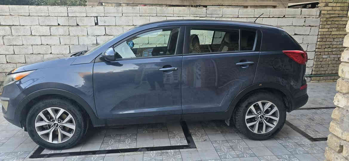 للبيع كيا سبورتج 2015 ✨
🚘 وارد أمريكي، ماشية فقط 97 ألف ميل
🔧 مبدلة بيها جاملغ + بنيد (شغل مرتب)
 تخم تاير جديد
صدر جديد
 باتري جديد 
 السيارة بأسمي تحويل مباشر رقم واسط
سيارة اقتصادية، عملية، ونظيفة.
مكان السياره الكوت 
السعر ١٣٠ 
📞 للاستفسار 
***********
