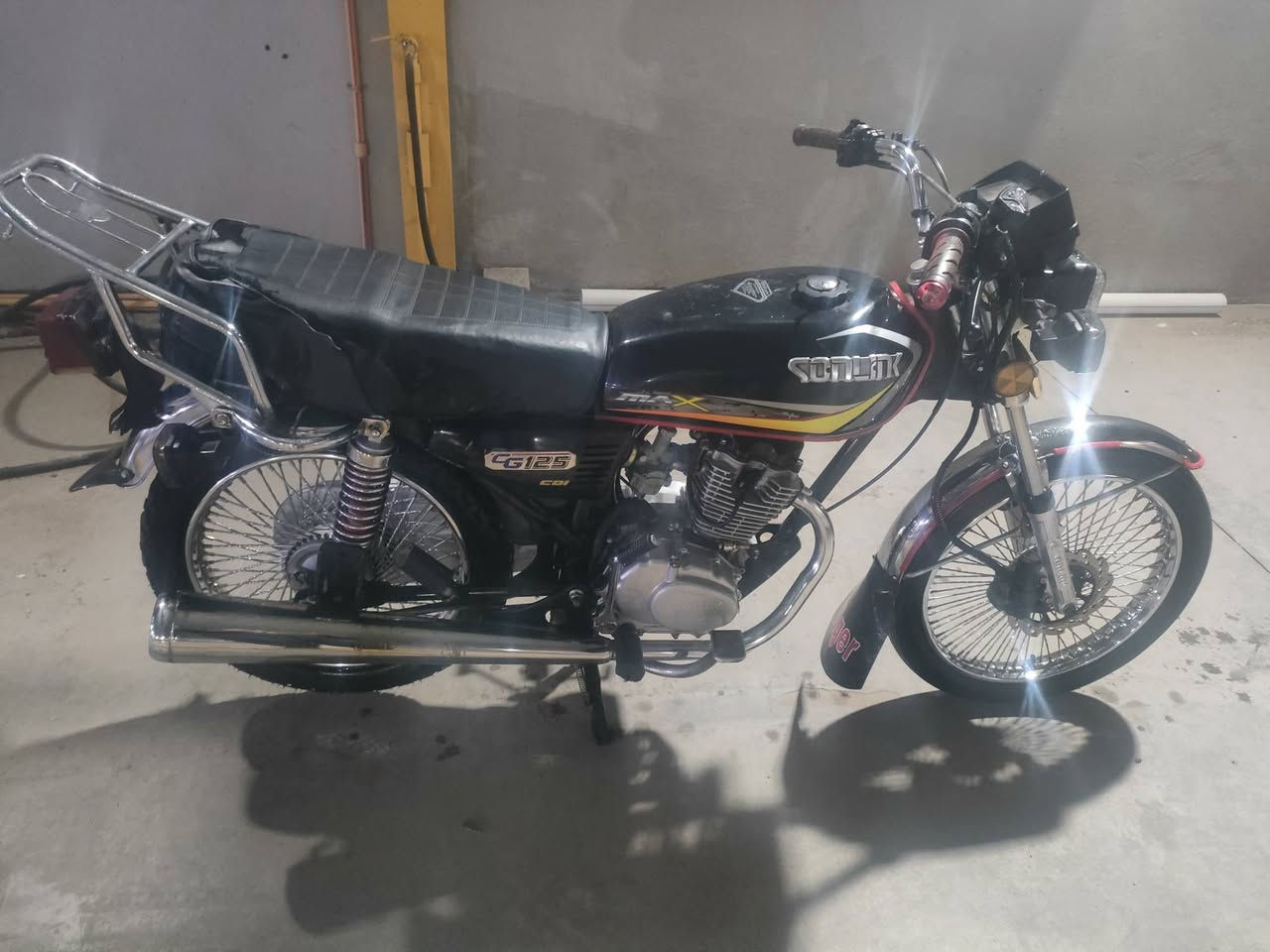 سلام عليكم تايكر للبيع موديل 2023اوراق اصولي السعر 450وبيه مجال رقمي ***********
