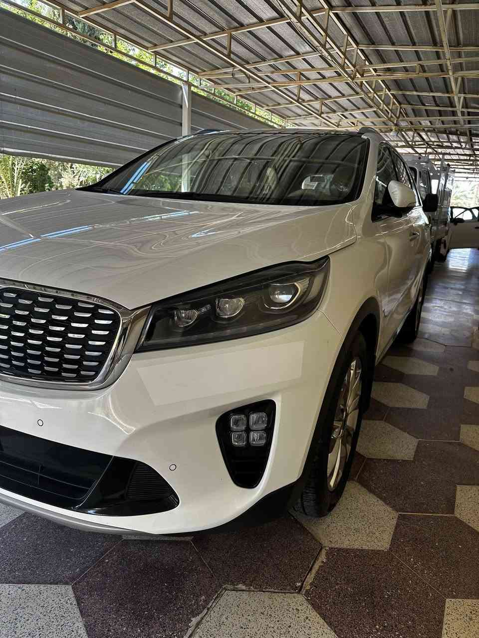سورنتو خليجي
رقم بغداد بسمي 
موديل 20
محرك 6v
ماشيه 72 الف 
كفاله 
السعر 257$ بيه مجال 
***********
