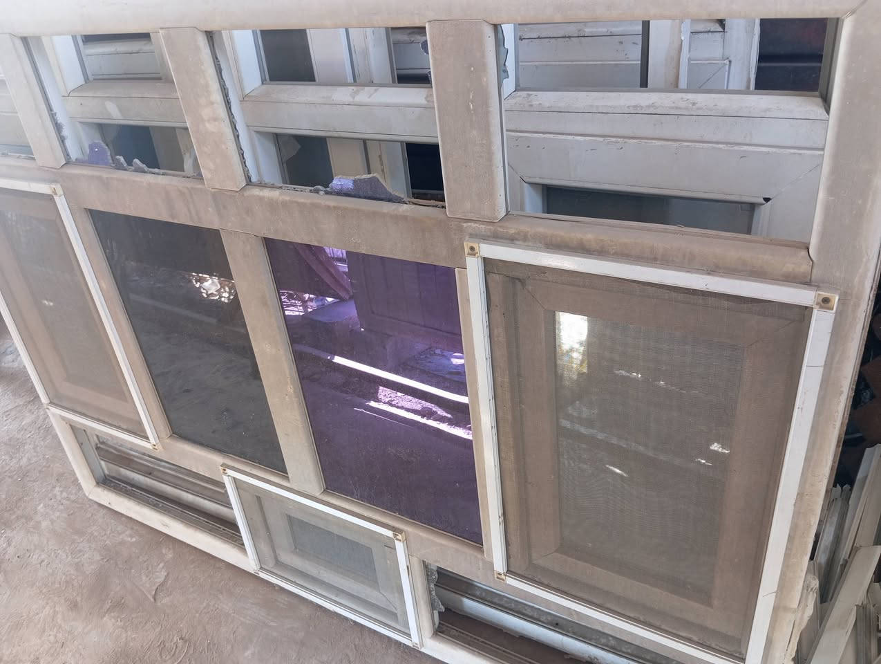 باب حوش للبيع ادريج للبيع شباك بلاستك  للبيع شباك حديت للبيع تغات للبيع  //***********//***********/// موصل
