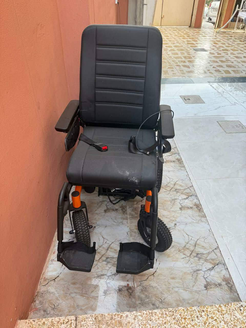 هذا كرسي كهربائي تستخدم راس والحنجرة جيده ما مستخدم للبيع سعره 250مجال


**إذا كنت صاحب هذا الإعلان وتريد حذفه لأي سبب، رجاءا أرسل رسالة إلى الدعم الفني**