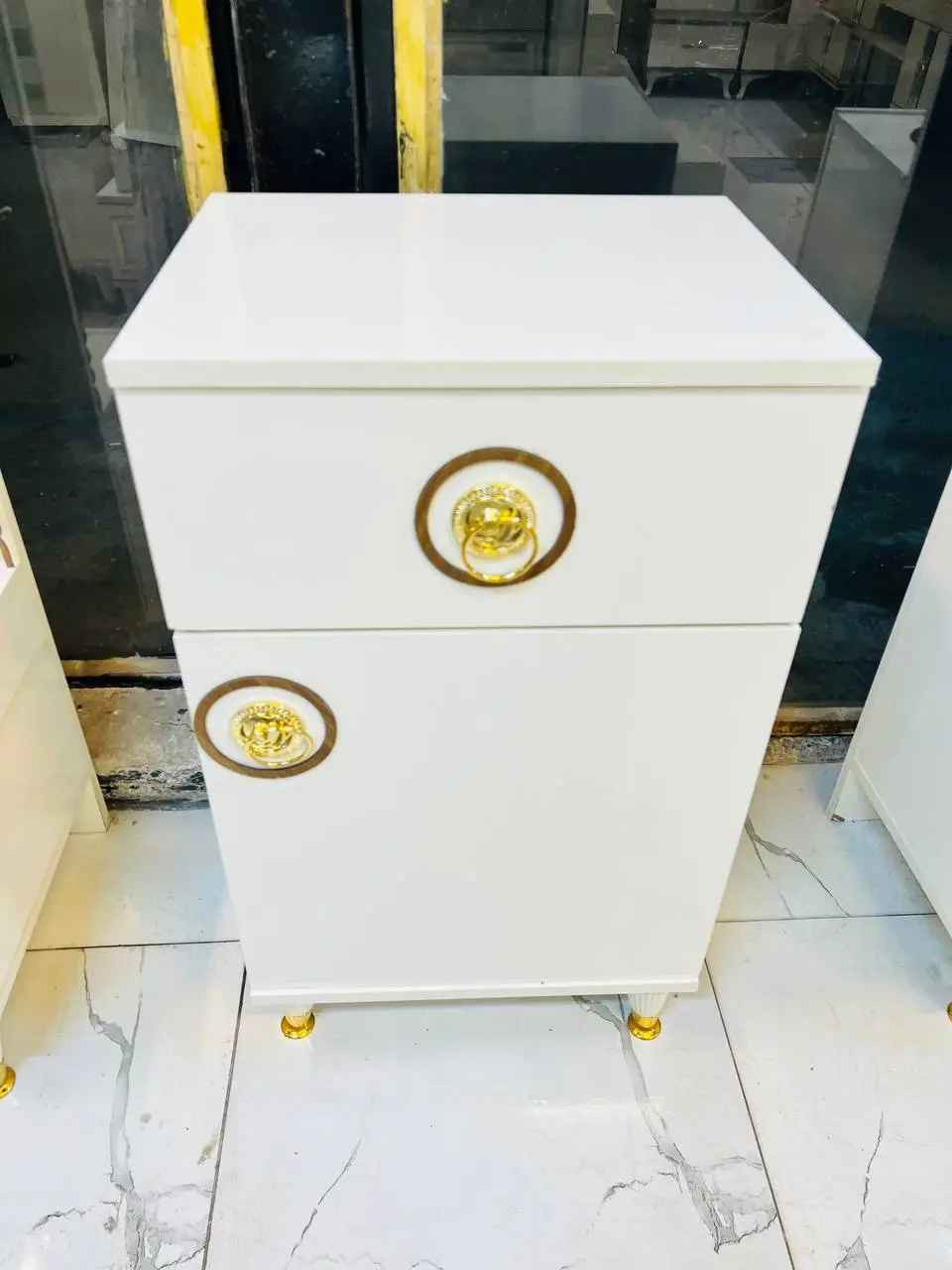 غرفه نوم تركي 🇹🇷 
10 قطع اخو الجديد 
نضافة 95 💯 شازلون مخزن 
كنتور ملحق اضافي 2 باب 🧡 
بسعر 925 مع شد ونقل مجاني 🧑‍🔧 بغداد, العراق


**إذا كنت صاحب هذا الإعلان وتريد حذفه لأي سبب، رجاءا أرسل رسالة إلى الدعم الفني**