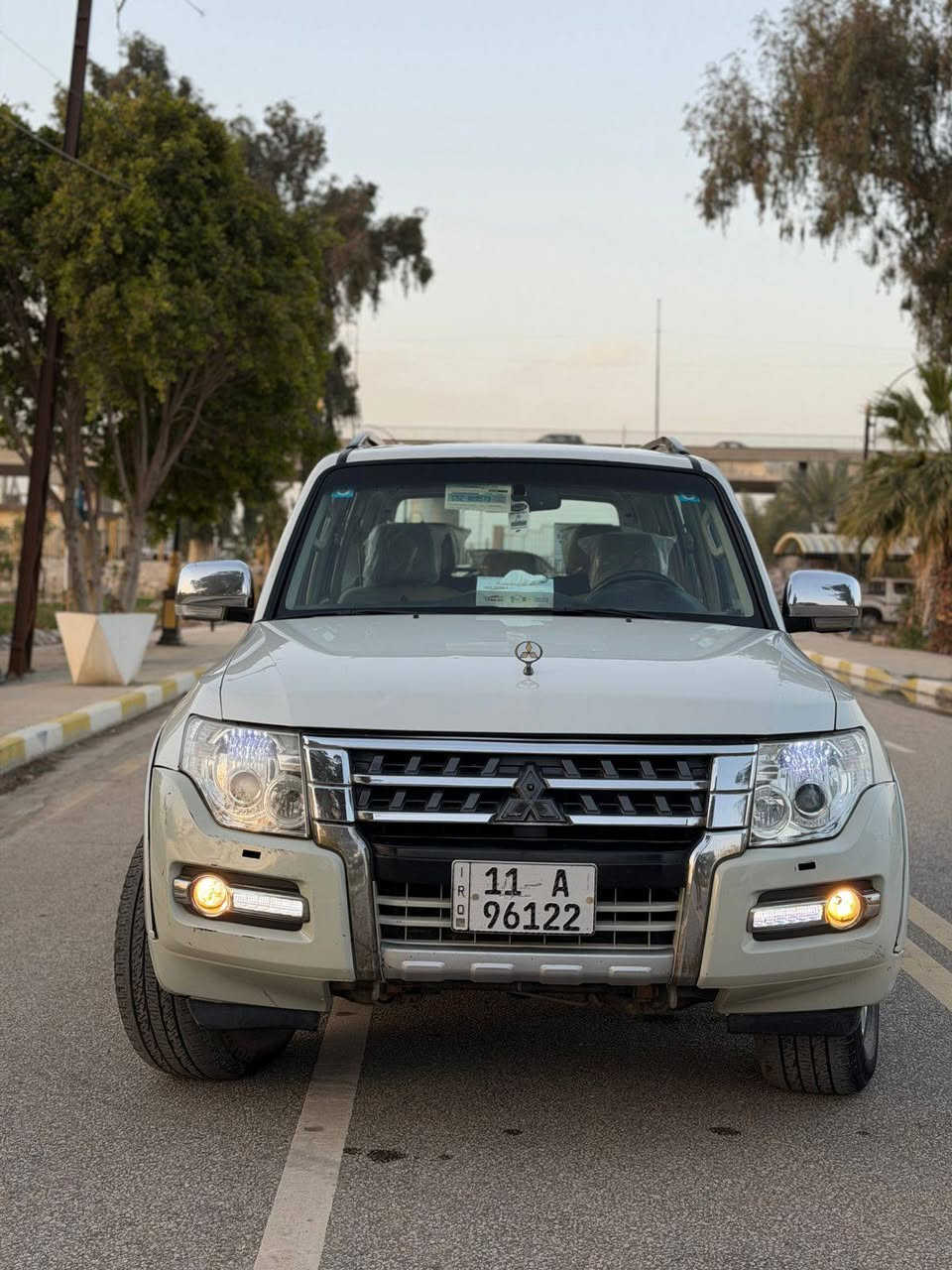 سلام عليكم للبيع باجيرو 2009خليجي
حبتور فول مواصفات 
ماشيه 150الف حقيقي 
رقم بغداد بأسمي هزه جديده تحويل مباشر 
مكينة 3.5 المرغوب 
كشنات جلد 
كشنات كهرباء 
ثلاث قطع تبريد 
مري شفط
اشاير مري 
ثلاجه 
تبريد إلكتروني 
7راكب 
تحكم ستيرن جهتين 
فتحه 
شاشه 
منضومة اناره زنون
12 سماعة + دمام
وباقي مواصفات الحبتور المعروفة
السيارة بيه جاملغ صبغ بدون ضربه باقي سياره كفاله 
سيارة جديدة واحلى من الصور
ما ناقصها كلشي مكينة وكير وتبريد وحدادية كلة جديد
سعر السيارة 130وبيها مجال قليل
للاستفسار ‏‪***********‬‏
مكان السيارة بابل المسيب
