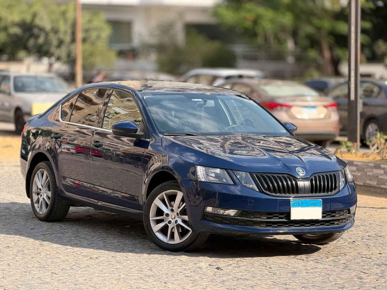 سكودا A7
2018
عداد ١٦٠ الف 
صيانات توكيل كلها بالفواتير 
فبريكة بالكامل ماعدا رفرفين 
٤ فرد كاوتش جديد 
مرايات ضم 
مرايات ترحيب 
مانع تصادم خلفي 
كاميرا خلفيه 
مثبت سرعه 
مالك اول من الزيرو
بطارية جديدة 
رخصة سنة 
متاح تقسيط بنكي وشركات 
الاستفسارات:01155718073


**إذا كنت صاحب هذا الإعلان وتريد حذفه لأي سبب، رجاءا أرسل رسالة إلى الدعم الفني**