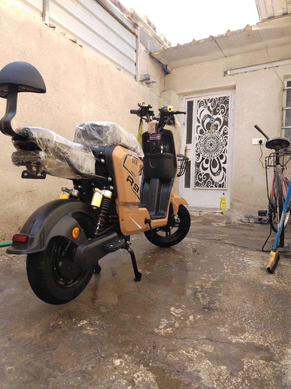 السلام عليكم
دراجه R9 للبيع

مواصفاتها معروفه

شاشه ومثبت سرعه وسماعات بلوتوث وشاشه تطلع السرعه والفولتيه والاعطال وشاحنتها الاصليه ونلي

السعر 450 وبيها مجال

او مراوس بعدله مال لعب

العنوان بغداد حي الجهاد الأساتذه

777 237 6233


**إذا كنت صاحب هذا الإعلان وتريد حذفه لأي سبب، رجاءا أرسل رسالة إلى الدعم الفني**