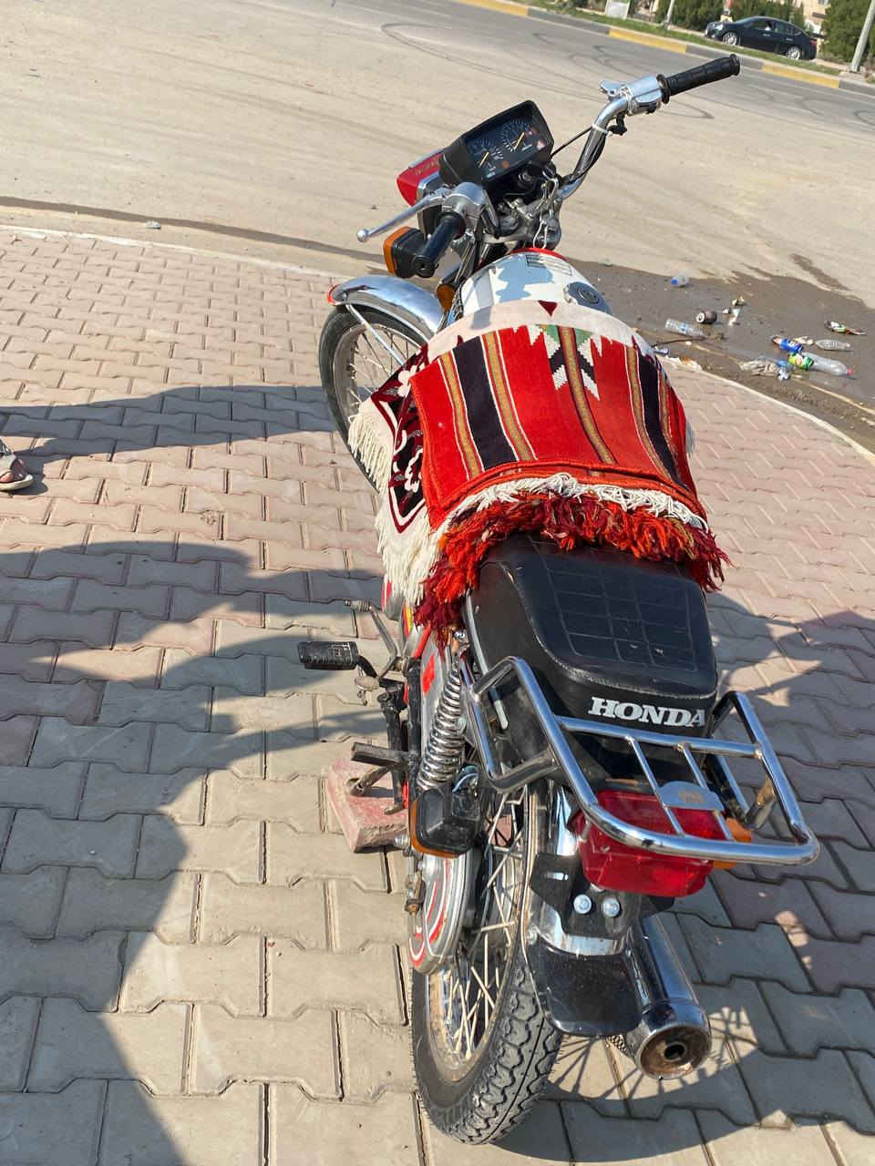 سلام عليكم دراجه موديل 15 ارشه معمره 22 دراجه خير من الله  سعر 550 بيه مجال  الستفسار***********
