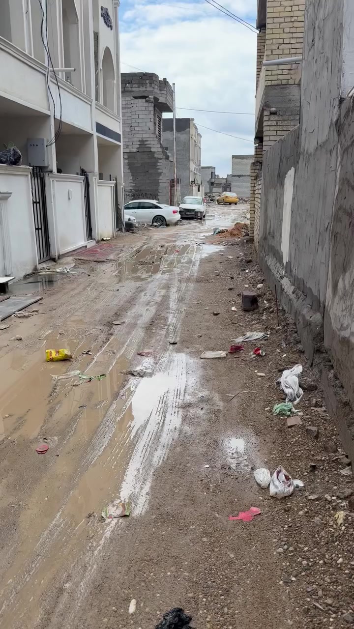 بيت ٥٠ م في منطقه الدوانم بيت طابو زراعي اقرار او وكاله بيت جديد بشارع جيد جداً وهذا فديو للشارع اليوم في المطر بيت غرفتين نوم طابق ثاني هول + مطبخ خريطه جيده جداً سعر البيت ٤٧ مليون وقابل للتفاوض للاستفسار والطلب الاتصال على ***********
