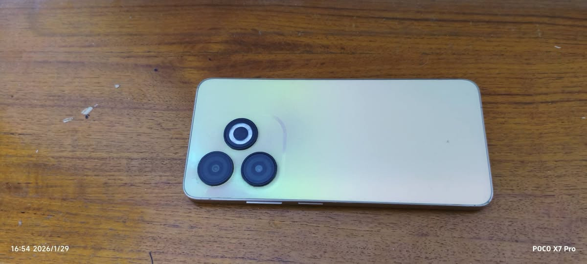 انفنكس سمارت 8 شغال فول مابي اي شي فقط الفطور البشاشه او ماماثر عليه الذاكره 128.  العشوايه4+4 السعر 65 مكانه مدينة الصدر رقم ***********
